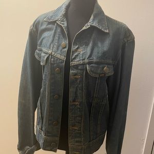 This Authentic Lee denim jacket is Vintage.
